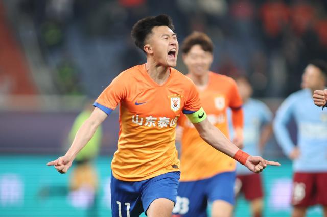 现场比分-【中超】刘洋破门黄紫昌传射建功 泰山2比2十人河南
