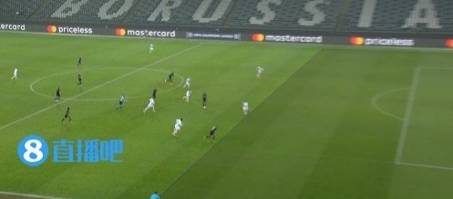 VAR的划线为啥这么歪，中国女足的进球真的不越位？