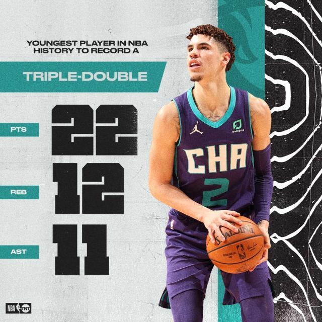 足球即时比分-22+12+11！三球成NBA历史最年轻三双先生 天赋尽显